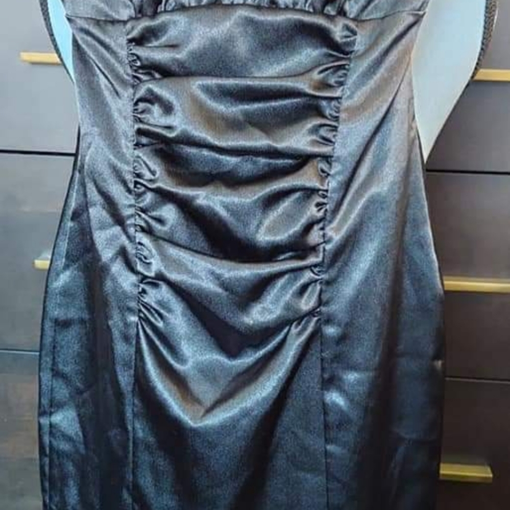 BADDIE BLACK DRESS - Picture 3 of 7